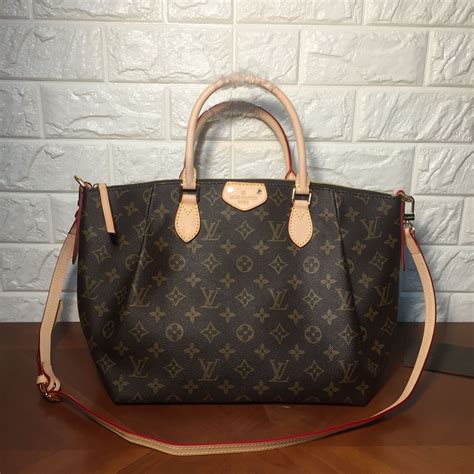 louis vuitton turenne sizes.